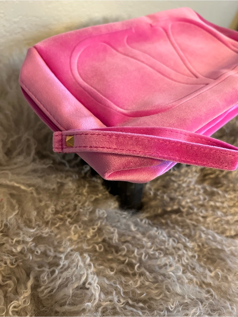 Valentino Garavani Pink Velvet Wristlet Pouch Cosmetic Bag. Large 11 by 6 - Picture 3 of 4